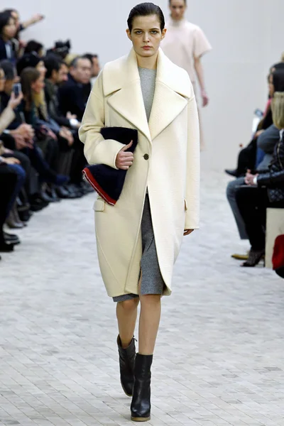 Look 3